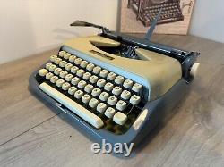 1962 NECKERMANN Brilliant S Portable Typewriter Typewriter Antique Vintage