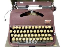 Groma Aluminum Travel Typewriter Red in Suitcase 40/50s Vintage Top