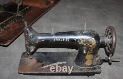 Industrial sewing machine + wood plate singer 31 15 antique old rubbish. Decorative top